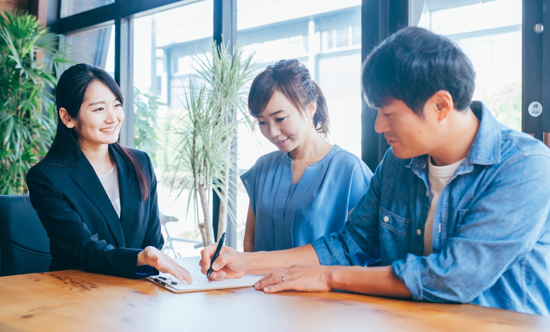 多言語サポートと豊富な実績